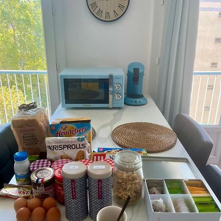 Chambre Privee Dans Un Appartement Partage Villeurbanne Eksteriør bilde