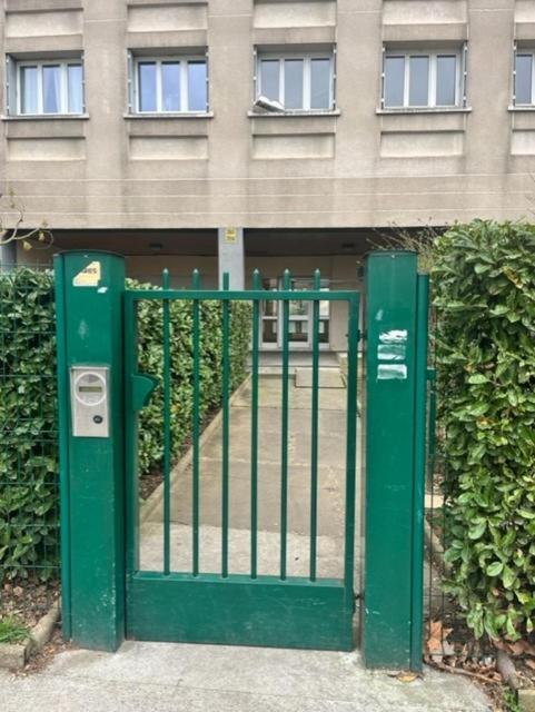 Chambre Privee Dans Un Appartement Partage Villeurbanne Eksteriør bilde